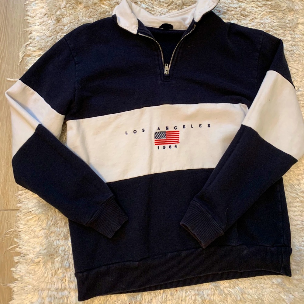 Brandy Melville Los Angeles Collared Sweatshirt
